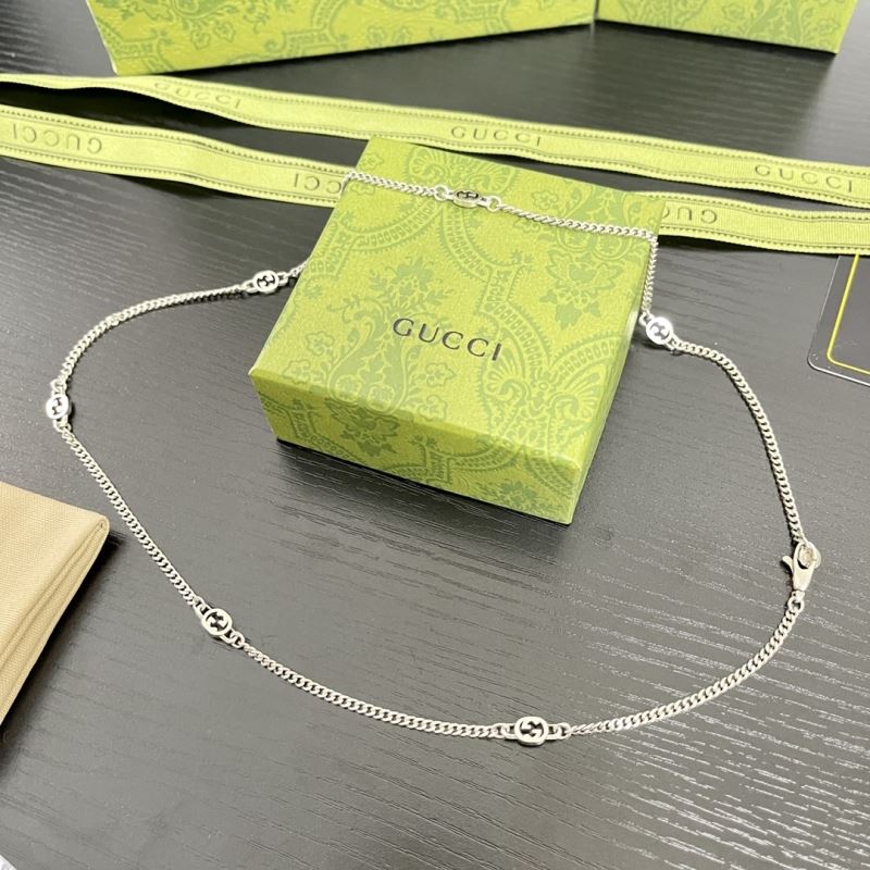G*u*i necklaces